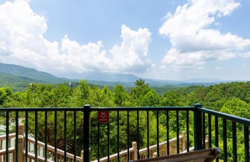 Gatlinburg - Pigeon Forge Apartment | Deer Ridge Mountain Resort E108