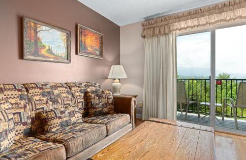 Gatlinburg - Pigeon Forge Apartment | Deer Ridge Mountain Resort E108