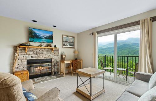 Gatlinburg - Pigeon Forge Apartment | Deer Ridge Mountain Resort C102