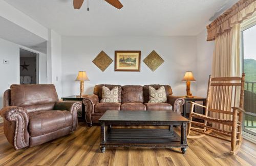 Gatlinburg - Pigeon Forge Apartment | Deer Ridge Mountain Resort E208