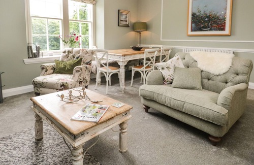 Lakeside Apartment | DEER RISE, family friendly, with open fire in Newby Bridge