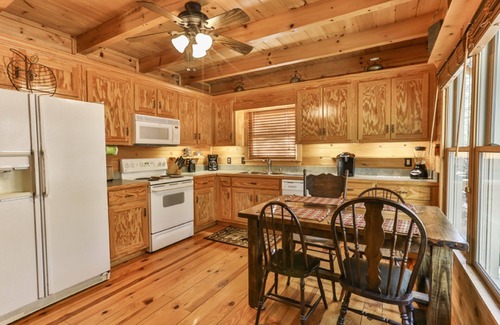 Ellijay Cabin | Deer River Retreat - River Front, Hot Tub, Dog Friendly/Minimum Age Requirement