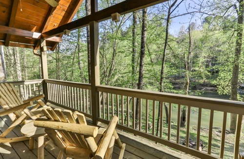 Ellijay Cabin | Deer River Retreat - River Front, Hot Tub, Dog Friendly/Minimum Age Requirement