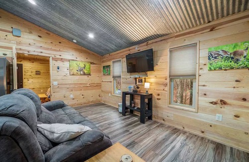 Fort Payne Cabin | Deer Trail