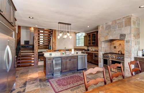 Deer Valley House | Deer Valley Villa - Modern Mountain Living - Private Penthouse Hot Tub - 3 Master Suites