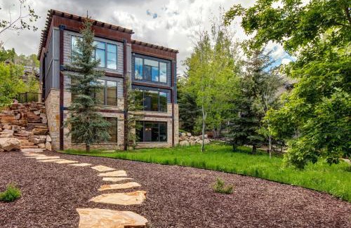 Deer Valley House | Deer Valley Villa - Modern Mountain Living - Private Penthouse Hot Tub - 3 Master Suites