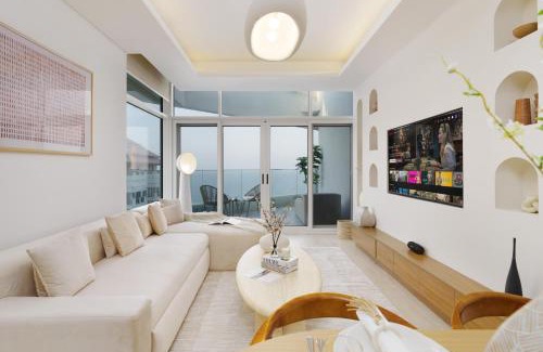 Palm Jumeirah Apartment | Dejaview Stays Luxury Apartment with Private Terrace, Burj & Sea View