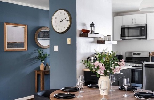 North Ridge House | Del Rey Luxe King bed Family friendly 10 min/DC