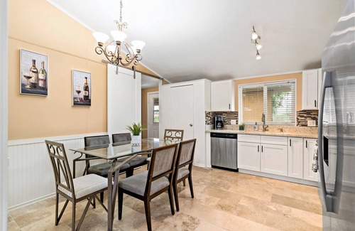 Temecula Cottage | Del Vino Country Cottage - Hot Air Balloon Views