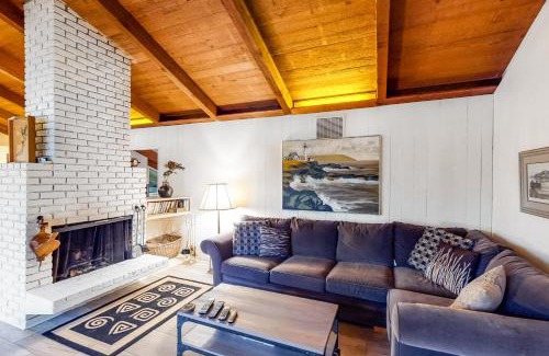 Otis House | Delake House