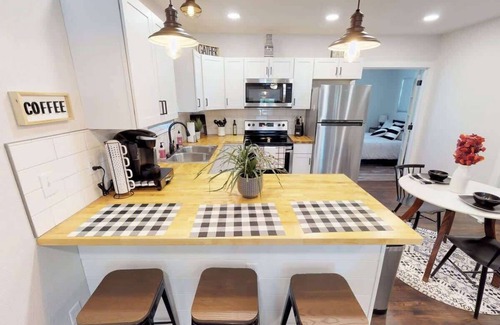 Wichita House | Delano Delight - Near Downtown - Pet Friendly!