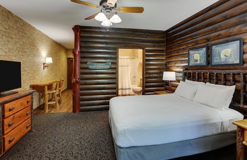 Columbia Hotel | Delight in Columbia's Comfort! Rustic-Themed Rooms, Parking | 4 Units