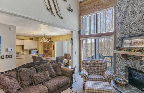 Seven Springs House | Delightful 2 Level Home at 7 Springs Resort