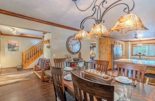 Island Park Cabin | Delightful 3 bedroom cabin just 32 miles from YNP on Bills Island