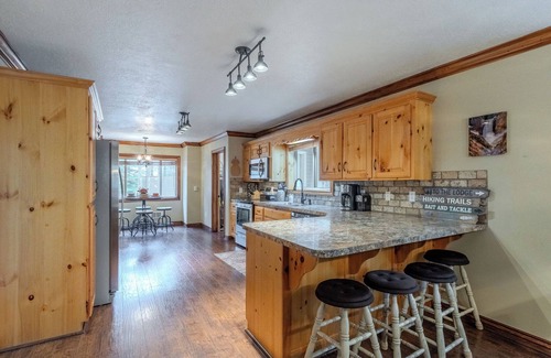 Island Park Cabin | Delightful 3 bedroom cabin just 32 miles from YNP on Bills Island