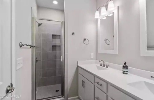 Morehead City House | Delightful 3 BR/2.5 bath townhouse with amenities
