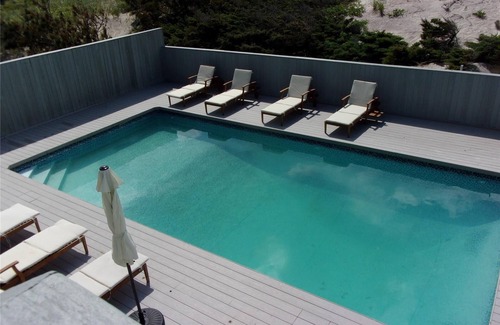 East Quogue House | Delightful 8-bedroom house with bedroom AC Directly on the Beach