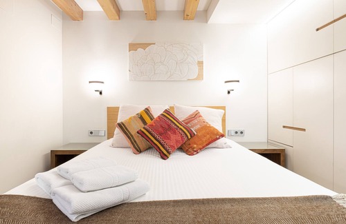 El Camp de l'Arpa del Clot House | DELIGHTFUL ARCHITECT HOUSE FOR TWO
