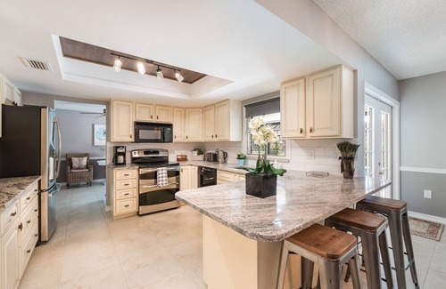 Bradenton House | Delightful Beach House with a Pool!