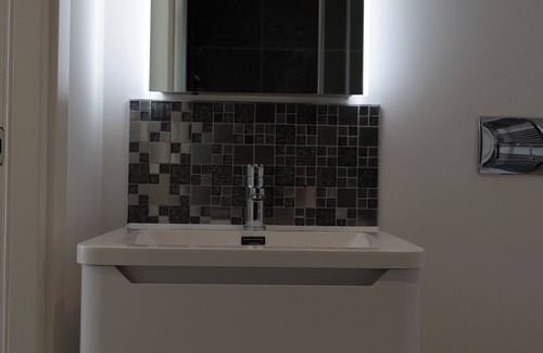 Exmouth Apartment | Delightful corporate apartment with WiFi in Exmouth