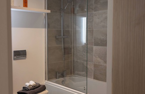 Exmouth Apartment | Delightful corporate apartment with WiFi in Exmouth