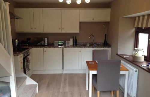 Easton Cottage | Delightful Cottage in a Peaceful Rural location, but only 5 minutes to the city.