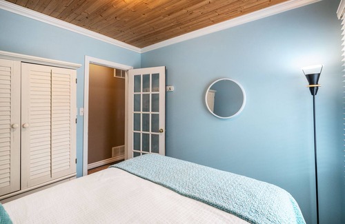Crystal Beach Cottage | Delightful Derby Retreat!