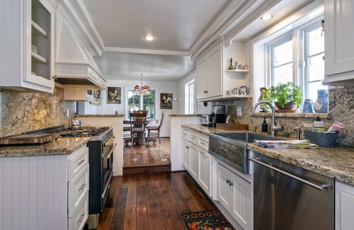 Santa Ynez House | Delightful Dutch Farmhouse with Guest House