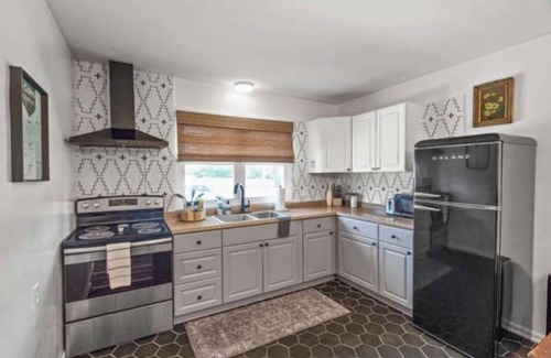 Columbia House | Delightful home in downtown COMO