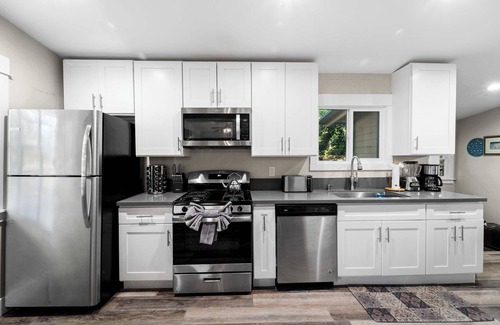 Julian House | Delightful Julian Home | Spacious + Modern