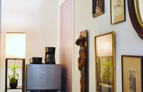 Neartown Hotel | Delightful Montrose Efficiency