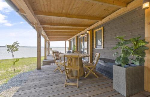 Samorin House | Delightful tiny river-view home