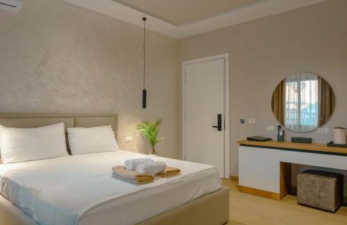 Golem Hotel | DelMar Garden