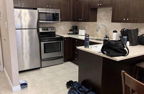 Kelowna Central Business District Apartment | Delta Grand Okanagan Residence Suite - Lakefront Downtown Kelowna