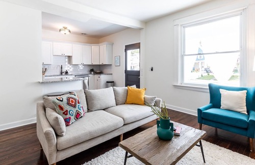 Columbia-Tusculum Condo | Delta View Retreat 1 | Close to Everything!