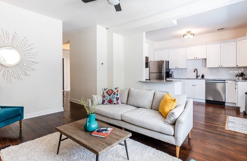 Columbia-Tusculum Condo | Delta View Retreat 1 | Close to Everything!