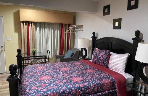 Clearwater Hotel | Delux Inn