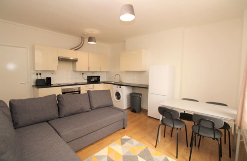 New Cross Apartment | Deluxe 2 Bed Flat Close to City