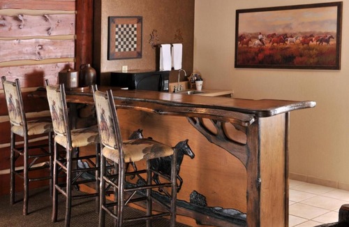 St. Joseph Hotel | Deluxe 2 Double Beds in Stoney Creek St. Joseph, Relax on the balcony