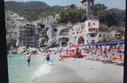Cinque Terre Apartment | DELuxe 4 Bedrooms in Fegina Monterosso