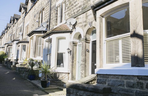 Harrogate City Centre House | Deluxe 4 bedroom town house