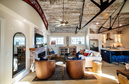 Historic District Apartment | Deluxe Adjoining Suite & Studio in Lewes