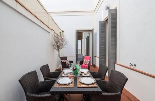Santa Cruz Apartment | Deluxe Apartment Cathedral Views - PUERTA PRINCIPE LUXURY