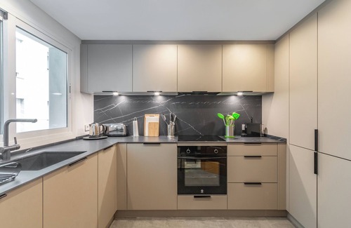 Golden Mile Apartment | Deluxe Apartment 'Gran Marbella' with Mountain View, Wi-Fi and Air Conditioning