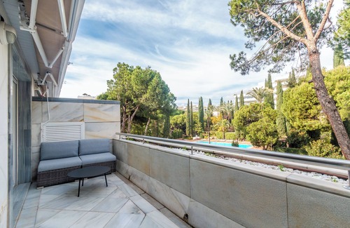 Golden Mile Apartment | Deluxe Apartment 'Gran Marbella' with Mountain View, Wi-Fi and Air Conditioning