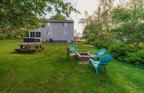 Long Pond House | Deluxe Business Hub with Spa & Pool