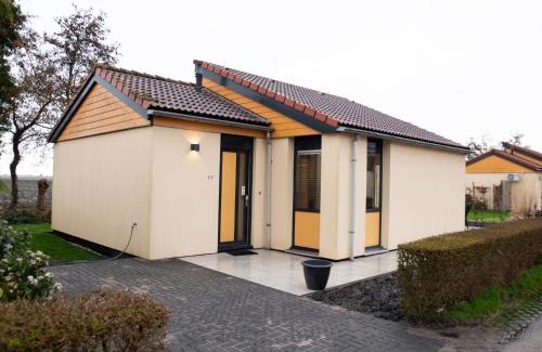 Zevenhuizen House | Deluxe Canal-Side Stay, cleaning included