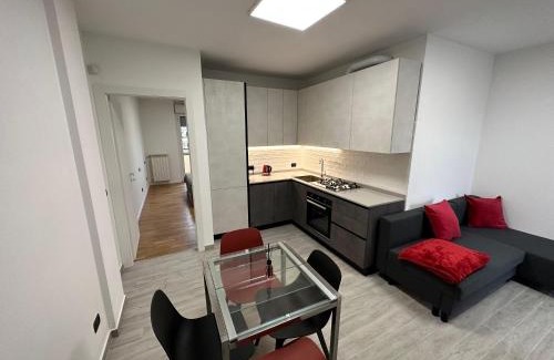 Castellanza Apartment | Deluxe comfortable suite with balcony Downtown