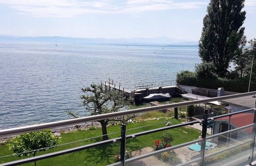 Immenstaad am Bodensee Apartment | Deluxe double room with balcony and view of Lake Constance
