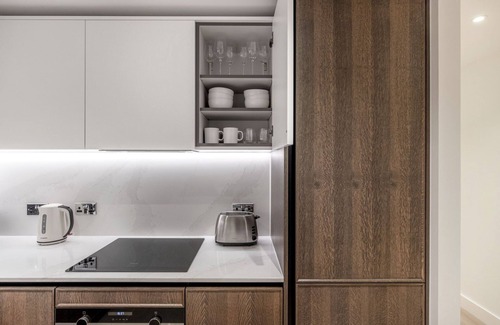 Clerkenwell Apartment | Deluxe Farringdon Studio w/Cinema Room, nr Bars & Shops, by Blueground